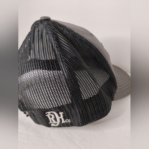 Red Dirt Men's Embroidered Logo Tag Patch Mesh Trucker Cap Adjustable - Picture 4 of 8